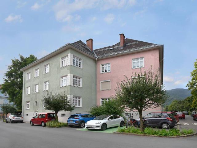 Großzügige 4 Zimmer Wohnung mit Balkon I unbefristet I Ruhige Lage