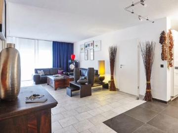 Großzügige 4 Zimmer Wohnung mit Balkon im ehemaligen Vierkanthof in Mönchengladbach Holt