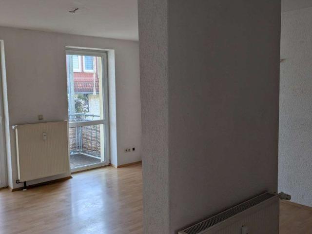 Großzügige 4 Zimmer Wohnung mit Balkon in Merseburg – Lindenstraße