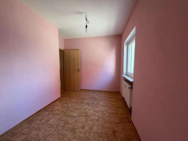 Großzügige 4 Zimmer Wohnung mit Balkon in Pohlheim Watzenborn