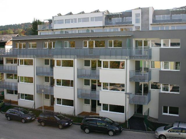 Großzügige 4 Zimmer Wohnung mit Balkon inkl. Tiefgarage in Hallwang zu verkaufen