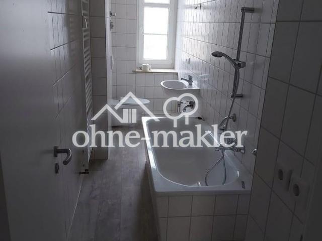 Großzügige 4 Zimmer Wohnung mit Balkon, Loggia und offenem Wohnbereich in Zwickau