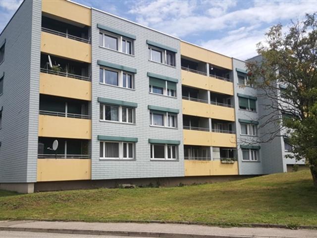 Großzügige 4 Zimmer Wohnung mit Balkon und Stellplatz/Garage