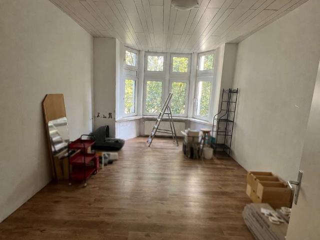 Großzügige 4 Zimmer Wohnung mit ca. 94 m² in zentraler Dortmunder Lage mit viel Potenzial