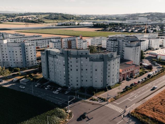 Großzügige 4 Zimmer Wohnung mit Lift und TG Stellplatz in gefragter Lage von Asten