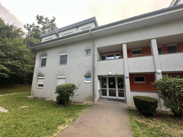 Großzügige 4 Zimmer Wohnung mit Loggia, großem Kellerabteil & Stellplatz in Enns