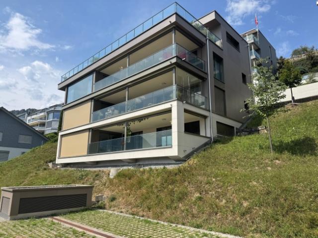 Grosszügige 4½ Zimmer Wohnung mit Seesicht und sonnigem Balkon in Ennetbürgen mieten