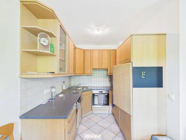 Großzügige 4 Zimmer Wohnung mit sonniger Südwest Loggia und Waldblick