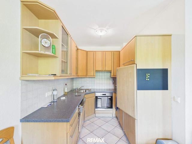 Großzügige 4 Zimmer Wohnung mit sonniger Südwest Loggia und Waldblick