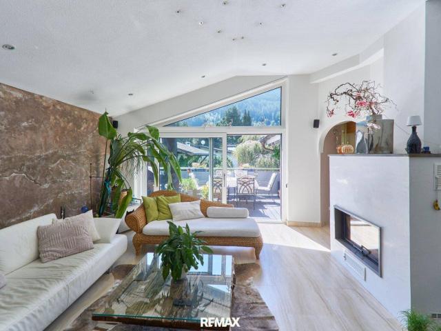 Großzügige 4 Zimmer Wohnung mit Südterrasse, Garage & Blick ins Grüne
