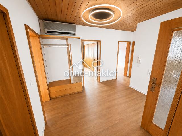 Großzügige 4 Zimmer Wohnung mit Südbalkon und Klimaanlage in Wangen