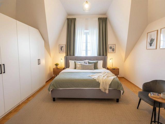 Großzügige 4 Zimmer Wohnung auf 122 m² mit Top Aufteilung !