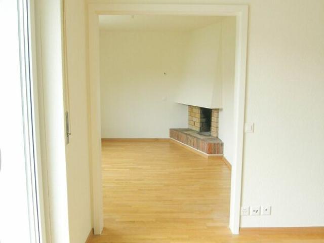 Grosszügige 4 Zimmer Wohnung an zentraler Lage