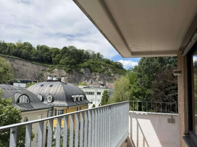 Großzügige 4 Zimmer Wohnung beim Neutor