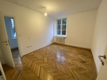 Großzügige 4 Zimmer Wohnung – Hier beginnt Ihr Wohnvergnügen