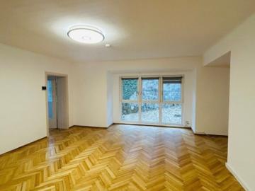 Großzügige 4 Zimmer Wohnung im 3. Stock