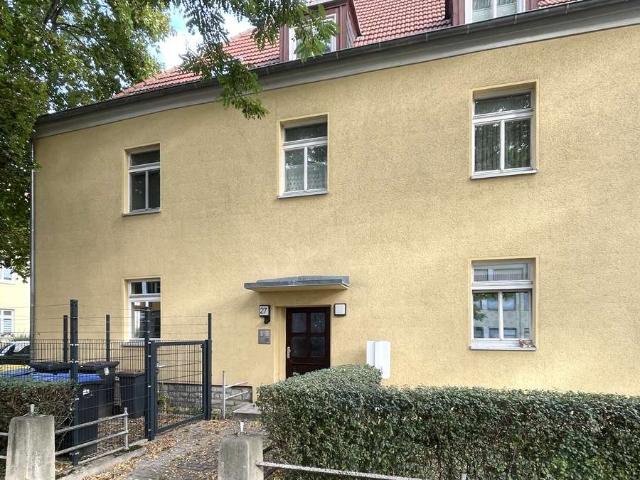 Großzügige 4 Zimmer Wohnung in der Nähe der Polyklinik!