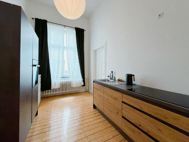 Großzügige 4 Zimmer Wohnung in klassischem Altbau Nähe Ostpark