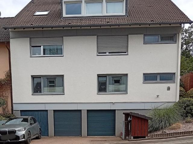 Großzügige 4 Zimmer Wohnung in Solingen mit Garage und Stellplatz