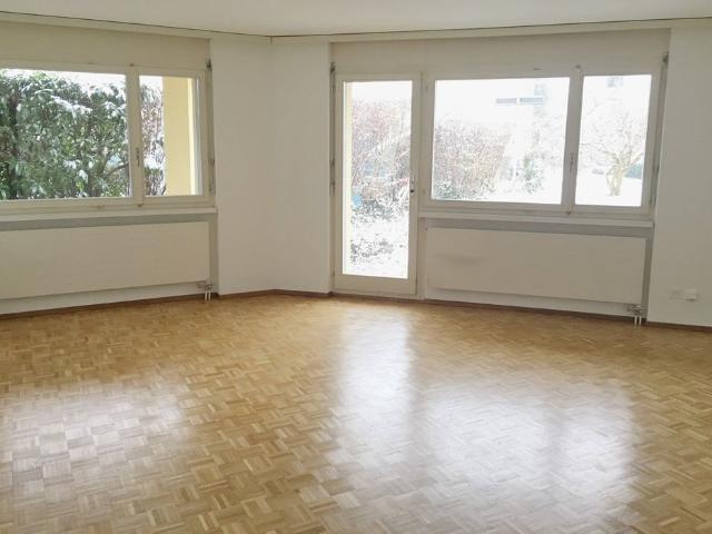 Grosszügige 4 Zimmer Wohnung in Zürich Witikon