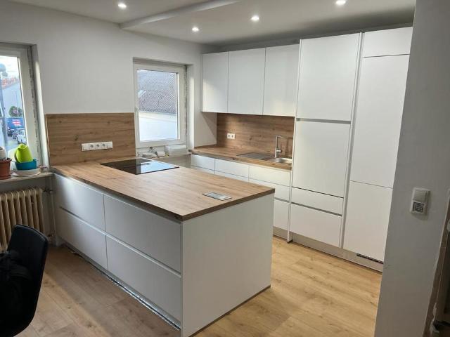 Großzügige 4 Zimmer Wohnung, 153 m² incl. Küche | Provisionsfrei