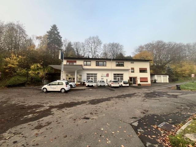 Großzügige 4 Zimmer Wohnung