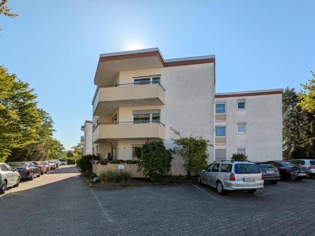 Großzügige 4 Zimmer Wohnung 111 m² Bezugsfrei von Privat