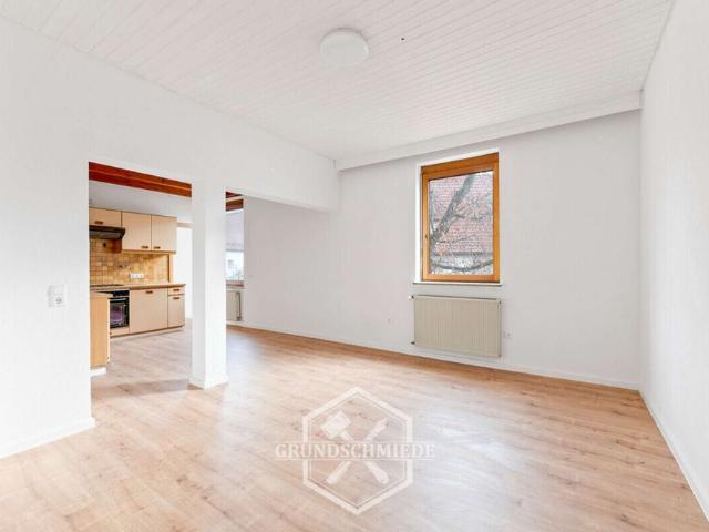 Großzügige 4 Zimmer Wohnung