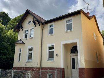 Großzügige 4 Zimmer Altbauwohnung mit Kamin, Balkon und Dielenböden in Eberswalde