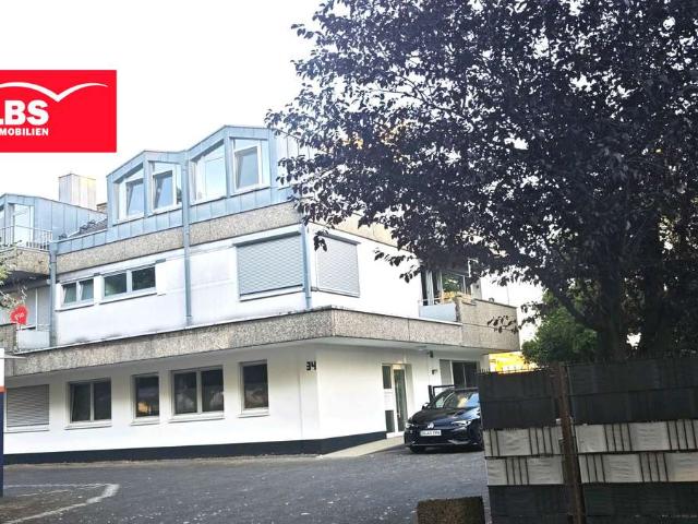 Großzügige 4 Zimmer Dachgeschosswohnung mit 2 Balkonen, Garage & Stellplatz