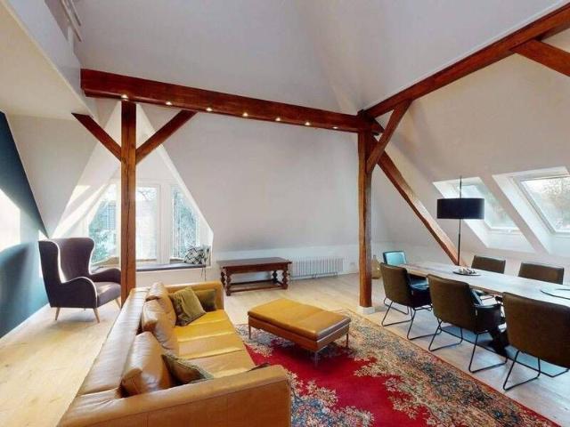 Großzügige 4 Zimmer Dachgeschosswohnung mit Galerie nahe Tegeler Forst in Hermsdorf