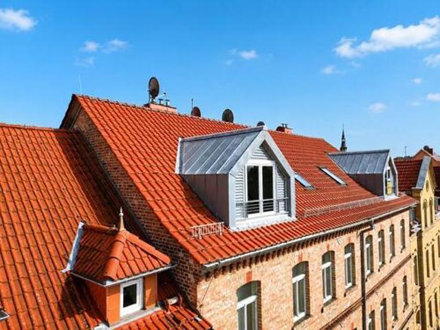 Großzügige 4 Zimmer Dachgeschosswohnung, ca. 130m², mit Einbauküche, Blick über die Altstadt von Sangerhausen, 2 Tageslichtbädern Wanne & Dusche, Garten und Stellplatz