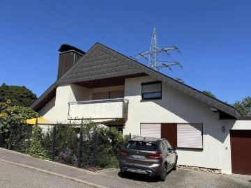 Großzügige 4 Zimmer Dachgeschosswohnung