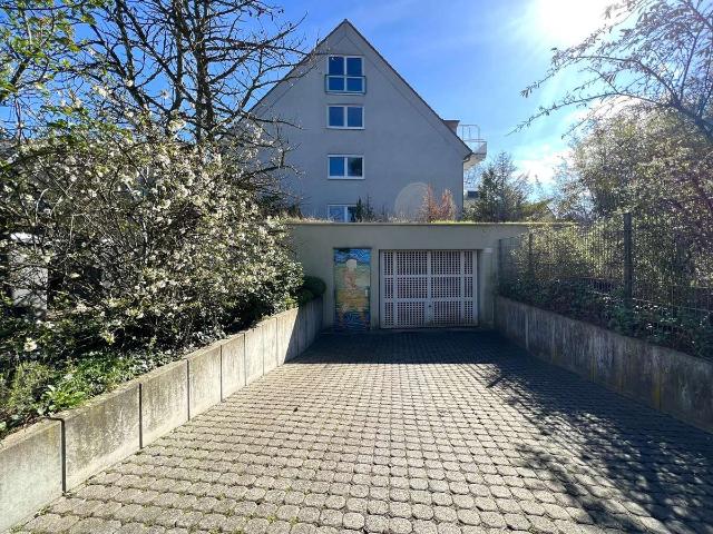 Großzügige 4 Zimmer Dachgeschoss Maisonette mit Süd Balkon und Fernblick