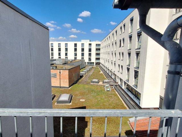 Großzügige 4 Zimmer DG Wohnung mit Balkon