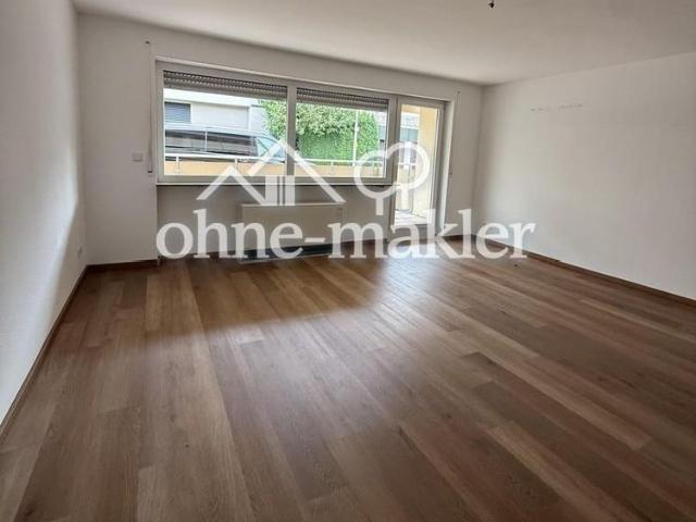 Großzügige 4 Zimmer EG Wohnung mit Terasse und kleinem Garten