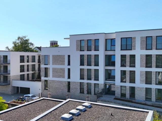 Großzügige 4 Zimmer Erdgeschosswohnung mit Südterrasse und Gartenanteil!