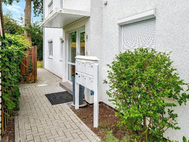 Großzügige 4 Zimmer Erdgeschosswohnung mit 180 m² Garten