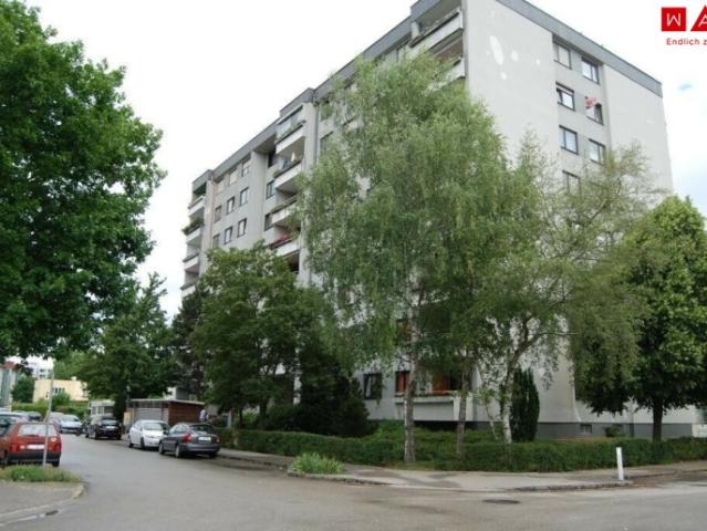 Großzügige 4 Zimmer Familienwohnung mit Balkon & Tiefgarage in zentraler Lage in Haid ab August verfügbar!