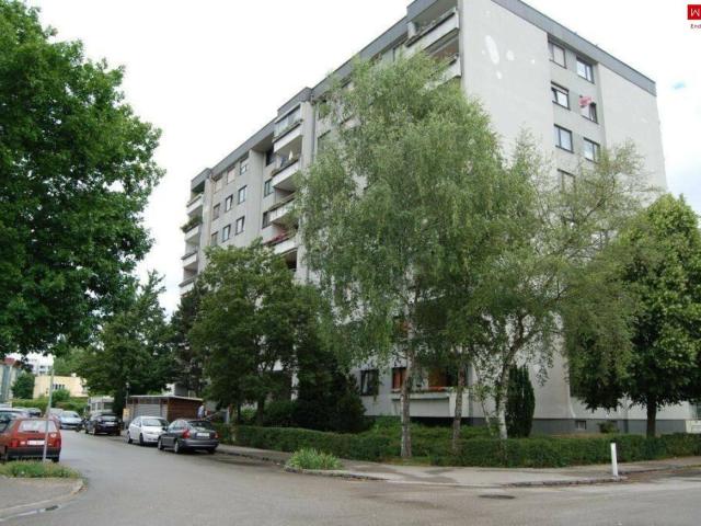 Großzügige 4 Zimmer Familienwohnung mit Balkon & Tiefgarage in zentraler Lage in Haid ab August verfügbar !