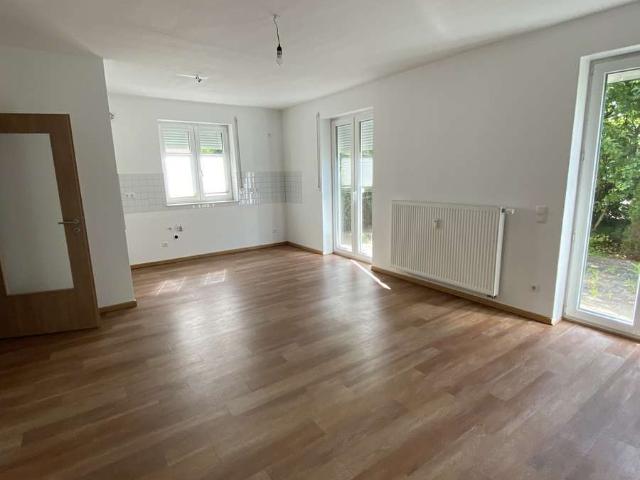 Großzügige 4 Zimmer Maisonette mit Terrasse & Balkon in schöner Stadtvilla
