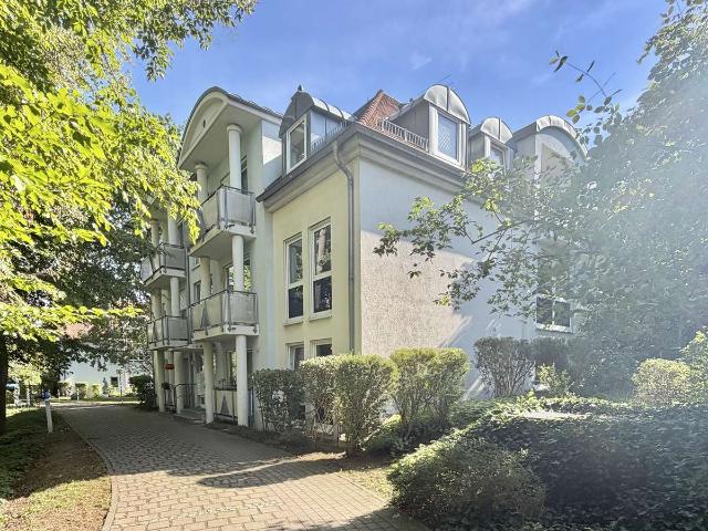 Großzügige 4 Zimmer Maisonette Wohnung mit Galerie und Balkon in Bestlage von Blasewitz