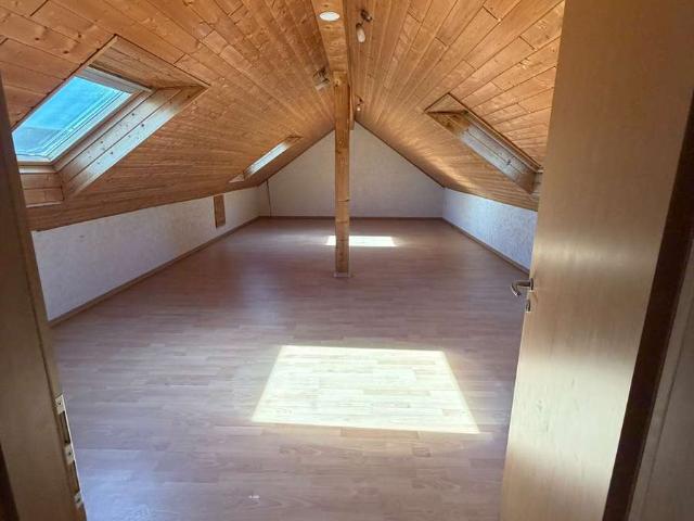 Großzügige 4 Zimmer Maisonettewohnung mit Dachstudio & großem Balkon in Altrip