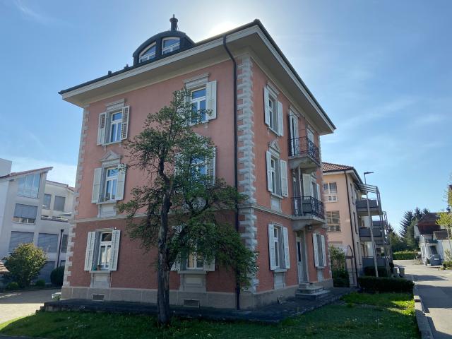 Grosszügige 4 Zimmerwohnung an zentraler Lage in Kirchberg
