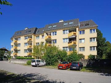 Großzügige 4 Zimmerwohnung in Ruhelage inklusive Parkplatz im Zentrum