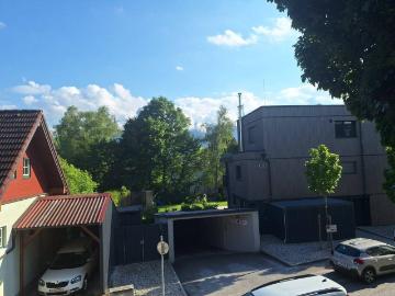 Großzügige 4 Zimmerwohnung mit Balkon und Stellplatz in Salzburg Süd 1. Etage