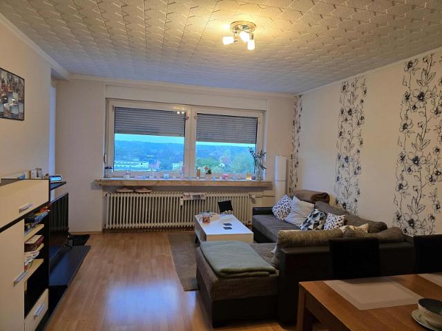 Großzügige 4 Zimmerwohnung mit Weitblick zu vermieten!