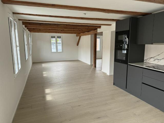 Grosszügige 4 1/2 Zimmer Dachmaisonette Wohnung