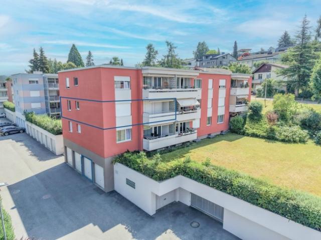 Grosszügige 4.5 /5.5 Zi. Wohnung im 1. OG