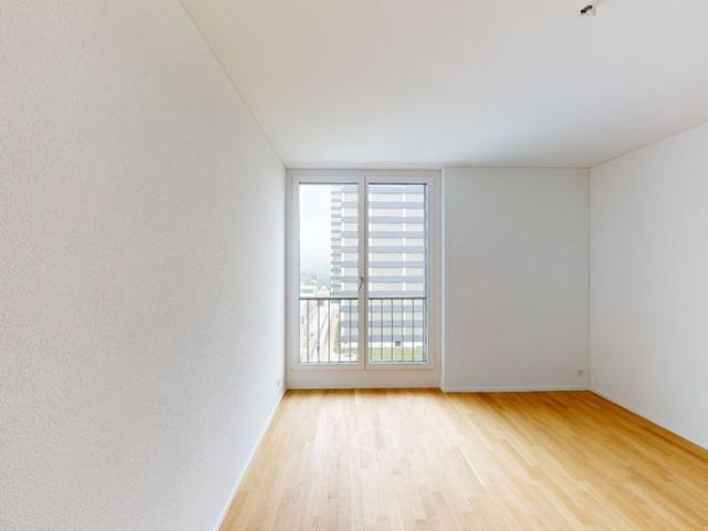 Grosszügige 4.5 Zimmer Neubauwohnung im Rhytech Neuhausen zu vermieten